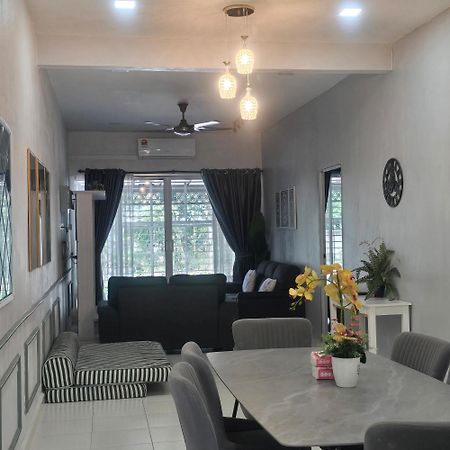 Private Pool Cassa Dinies, Wifi , Bbq,10 Pax Vila Rantau Panjang Exterior foto