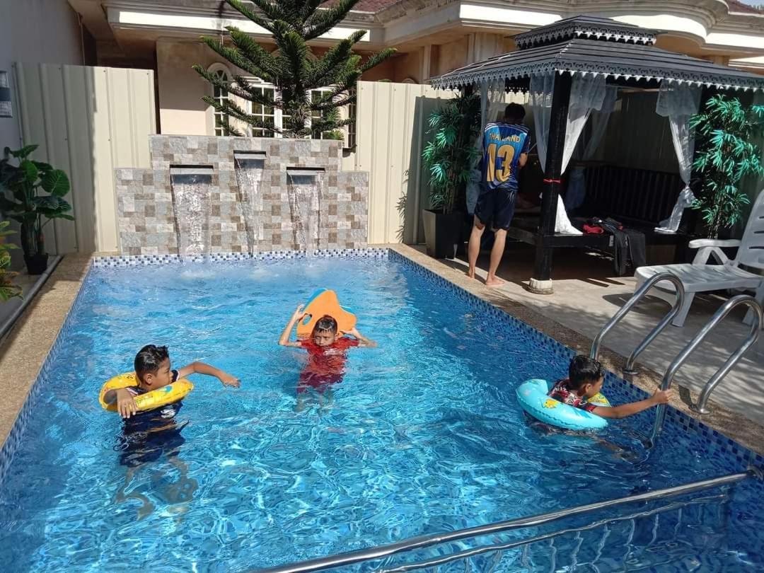 Private Pool Cassa Dinies, Wifi , Bbq,10 Pax Vila Rantau Panjang Exterior foto